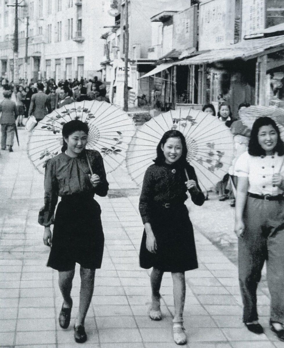 1948年に撮影された日本人女性3人組_レス43の画像_0